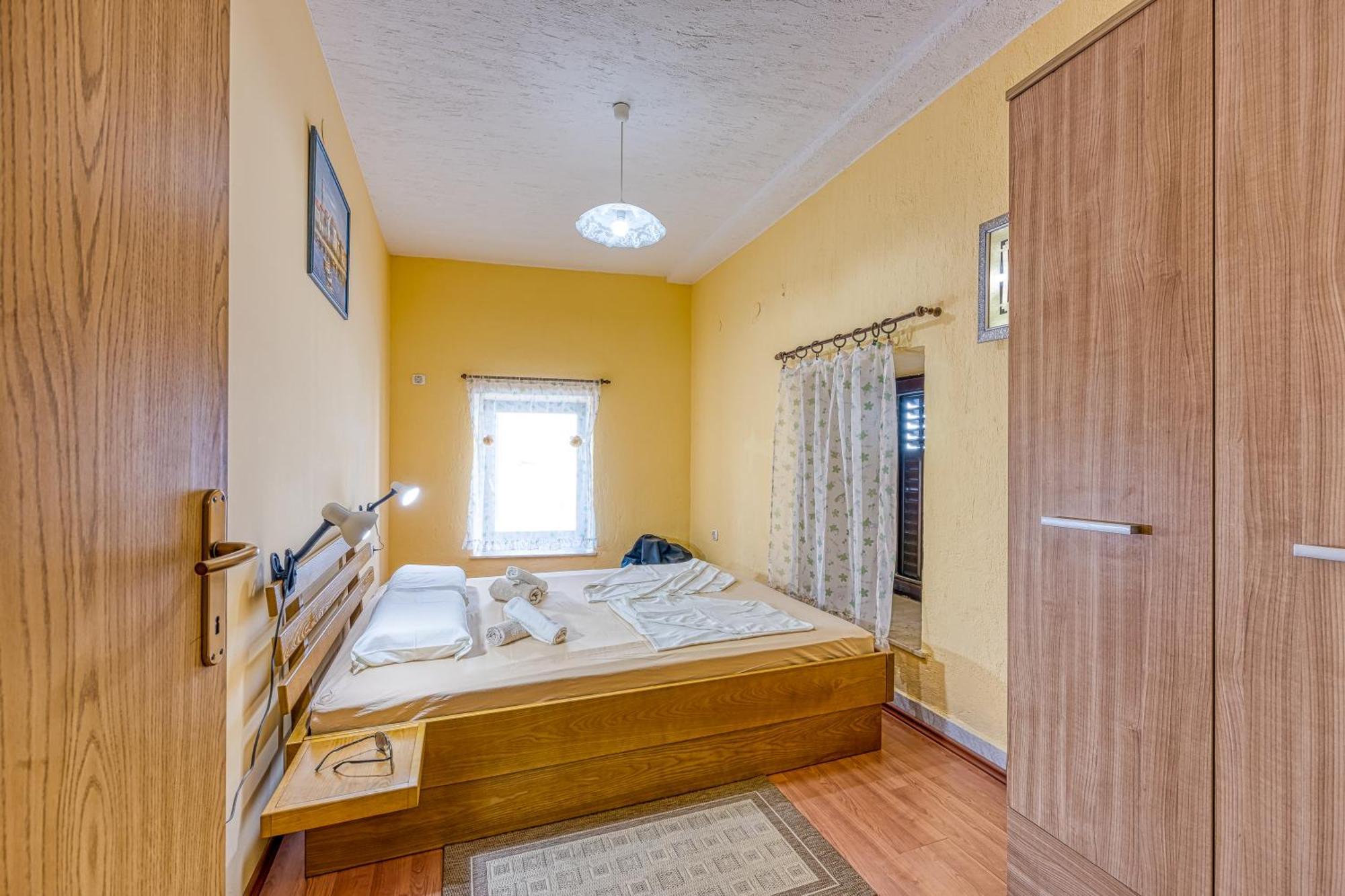 Apartments Cindric Selce Exterior foto